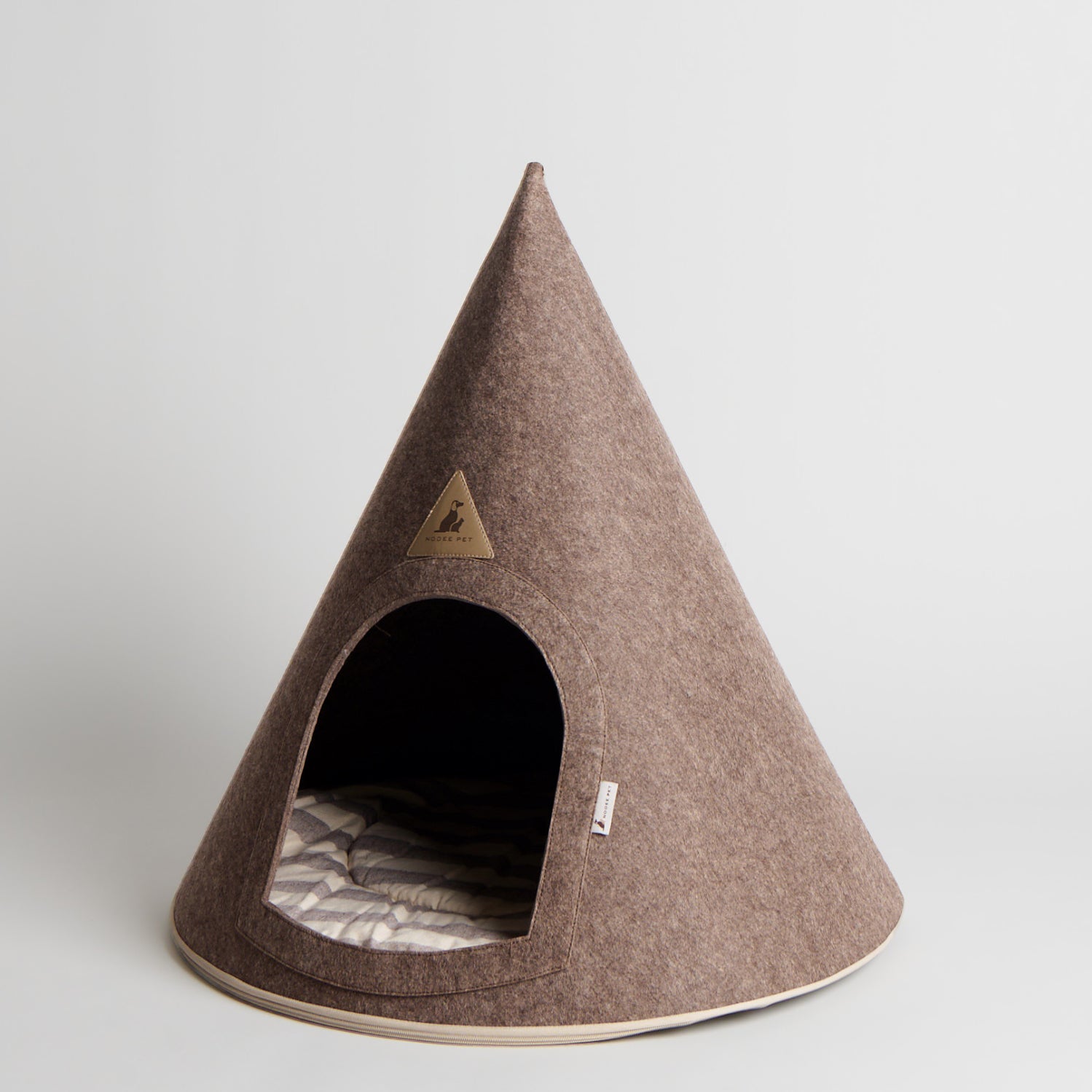 Nooee Pet Cave | A Cozy Bed For Pets From 4 lbs to 55 lbs