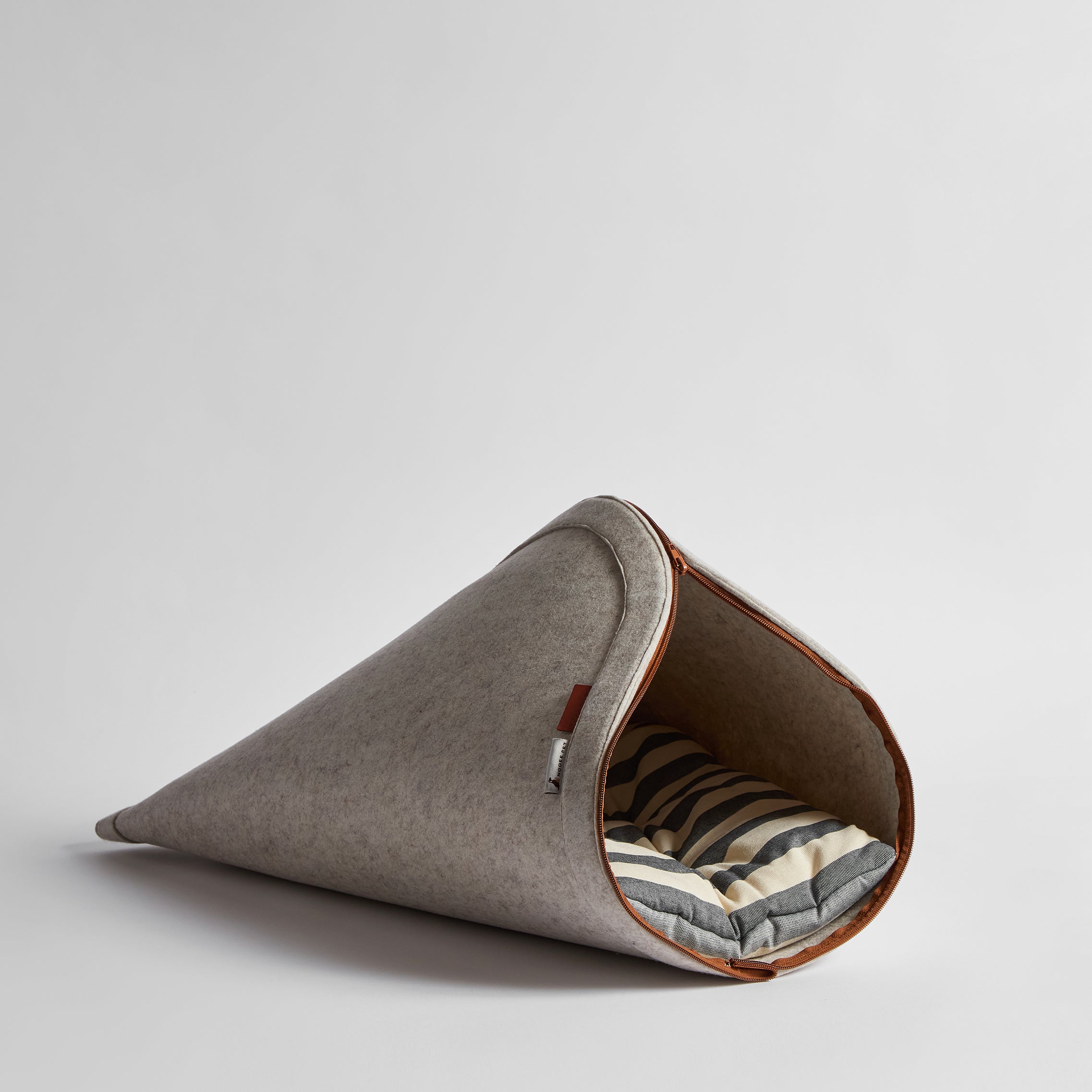 Nooee Nabi Pet Cave | Convertible Bed for Teacup Dogs & Cats